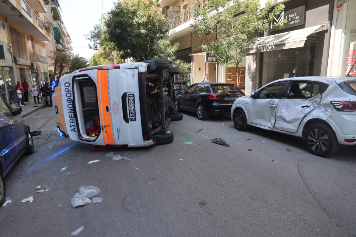 Βίντεο ντοκουμέντο από το θανατηφόρο τροχαίο με το ασθενοφόρο στο Γουδί